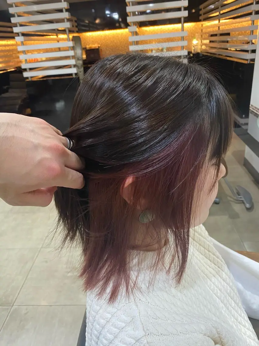 ミディアム カラー ヘアアレンジ インナーカラー ラベンダーカラー ラベンダーピンク ピンクカラー 烏山 達也のヘアスタイル