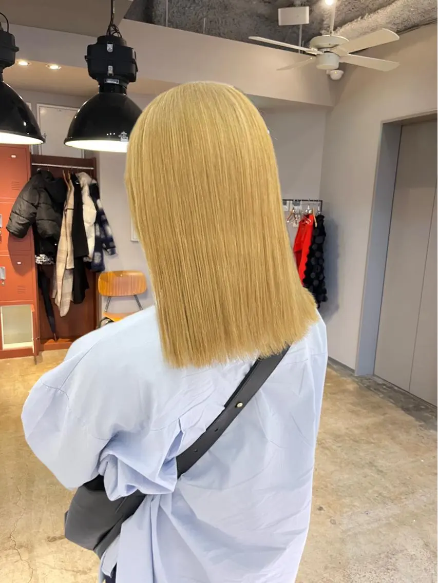 ミディアム カラー ベージュカラー ブリーチ ヘアカラー トリートメント 🩷ハイトーン透明感 レイヤー🩷ユリカのヘアスタイル