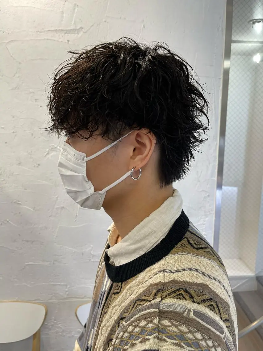 パーマ ヘアアレンジ メンズ ビジネス メンズパーマ 学生(メンズ向け) 刈り上げ 波巻きパーマ カット パーマ トリートメント ショートヘア原宿 fifth コシのヘアスタイル