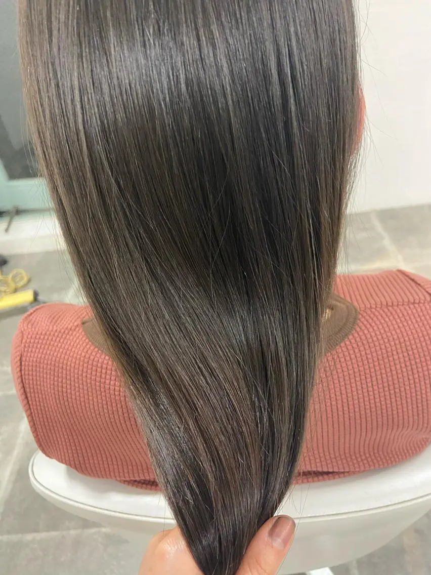 ロング カラー ヘアアレンジ 眼精疲労・首肩こり 専門スパのエステ・リラクイメージ