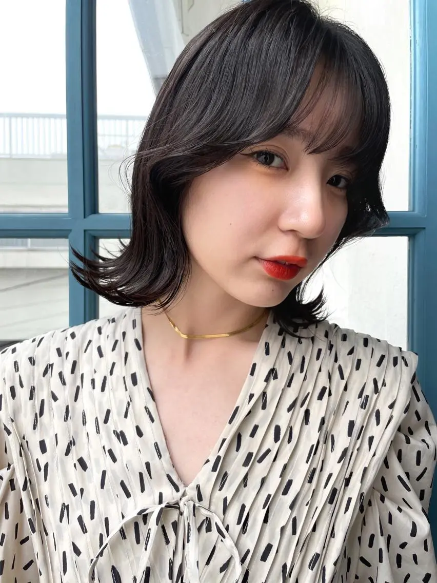 ミディアム カラー カット ヘアカラー トリートメント 顔周りカット 【オノザワリョウ】のヘアスタイル