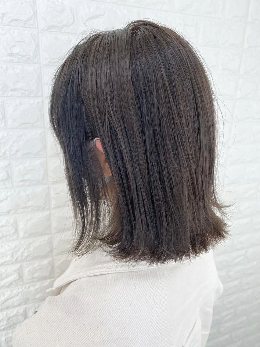 ミディアム アッシュ アッシュグレー アッシュグレージュ ヘアカラー 高木 麻知子のヘアスタイル