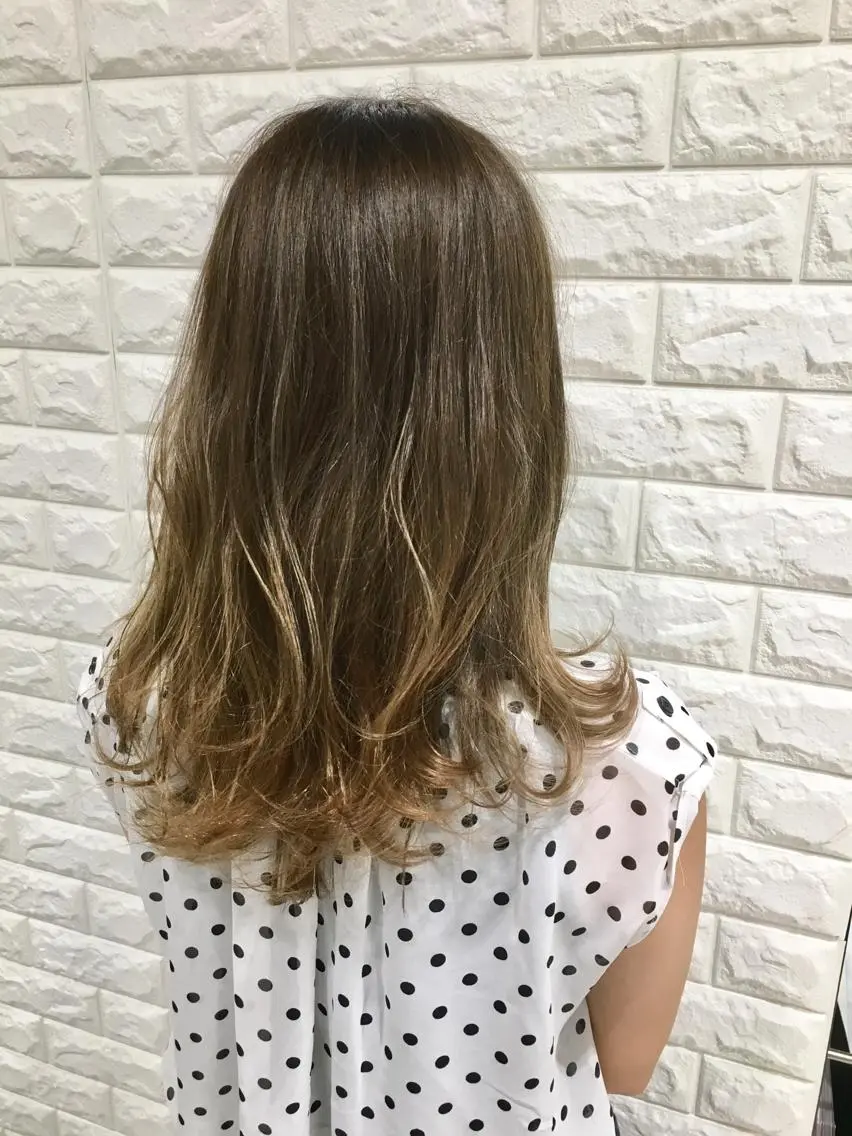 ミディアム カラー パーマ ヘアアレンジ ベージュカラー フォギーベージュ グラデーションカラー 【白髪ぼかし】 矢内　夏輝のヘアスタイル