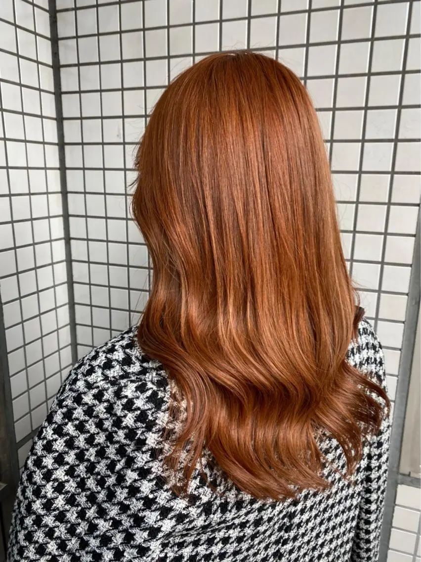 セミロング カラー オレンジ 女性リピ90%🍨 🩷佐藤みずきのヘアスタイル