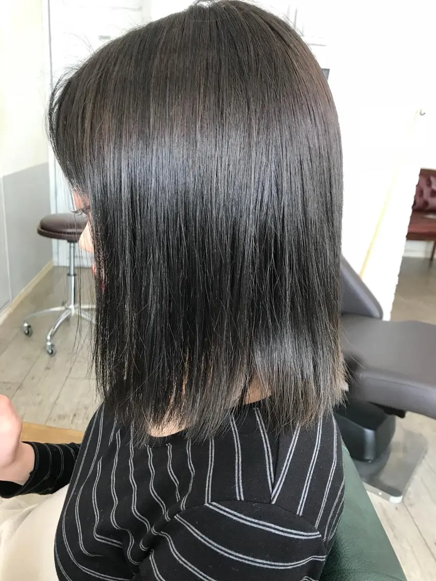 ミディアム カラー アディクシーカラー アッシュ カット ヘアカラー 菅井 友道のヘアスタイル
