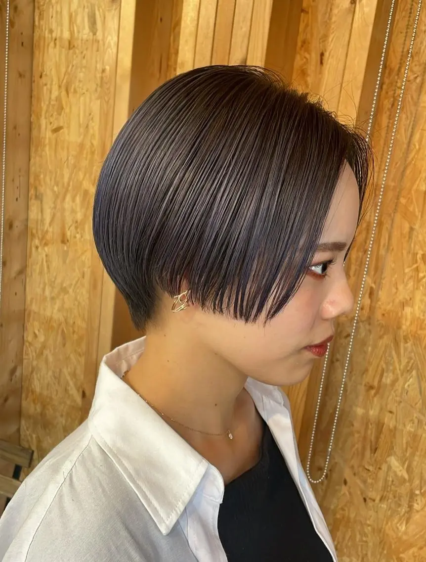 ショート ヘアカラー トリートメント ☘️レイヤー&ボブ× ハイトーン☘️初ボブのヘアスタイル
