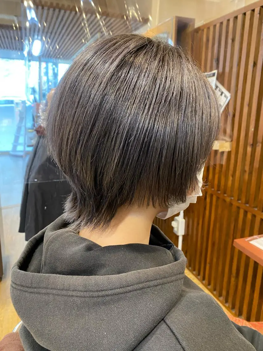 ショート カラー 女性目線でつくる ボブ縮毛矯正のヘアスタイル
