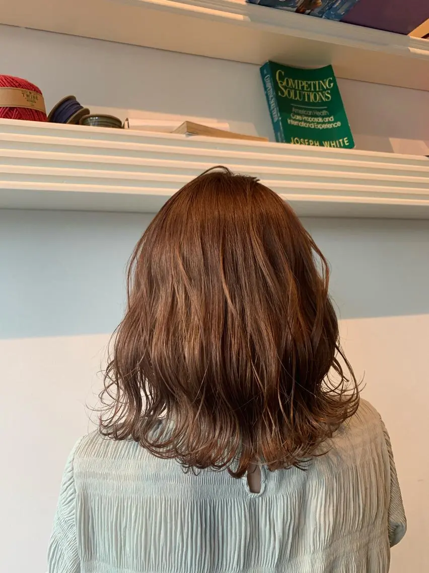 ミディアム 外ハネヘア カット ヘアカラー トリートメント ヘッドスパ ヘアセット 大宮/山口 竣也のヘアスタイル