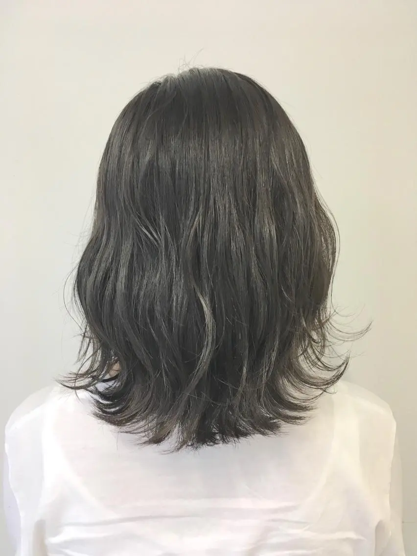 ミディアム カラー グレージュ yoshi ☆のヘアスタイル