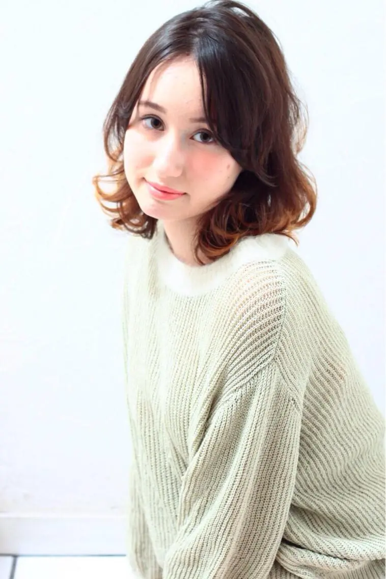 ミディアム 外ハネヘア 榎本 稔久のヘアスタイル