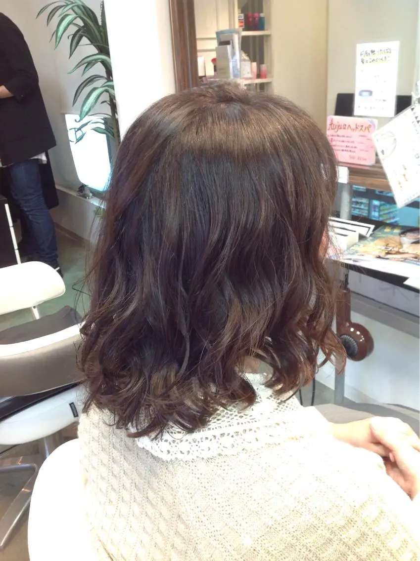 ミディアム カラー 榎園 由美のヘアスタイル