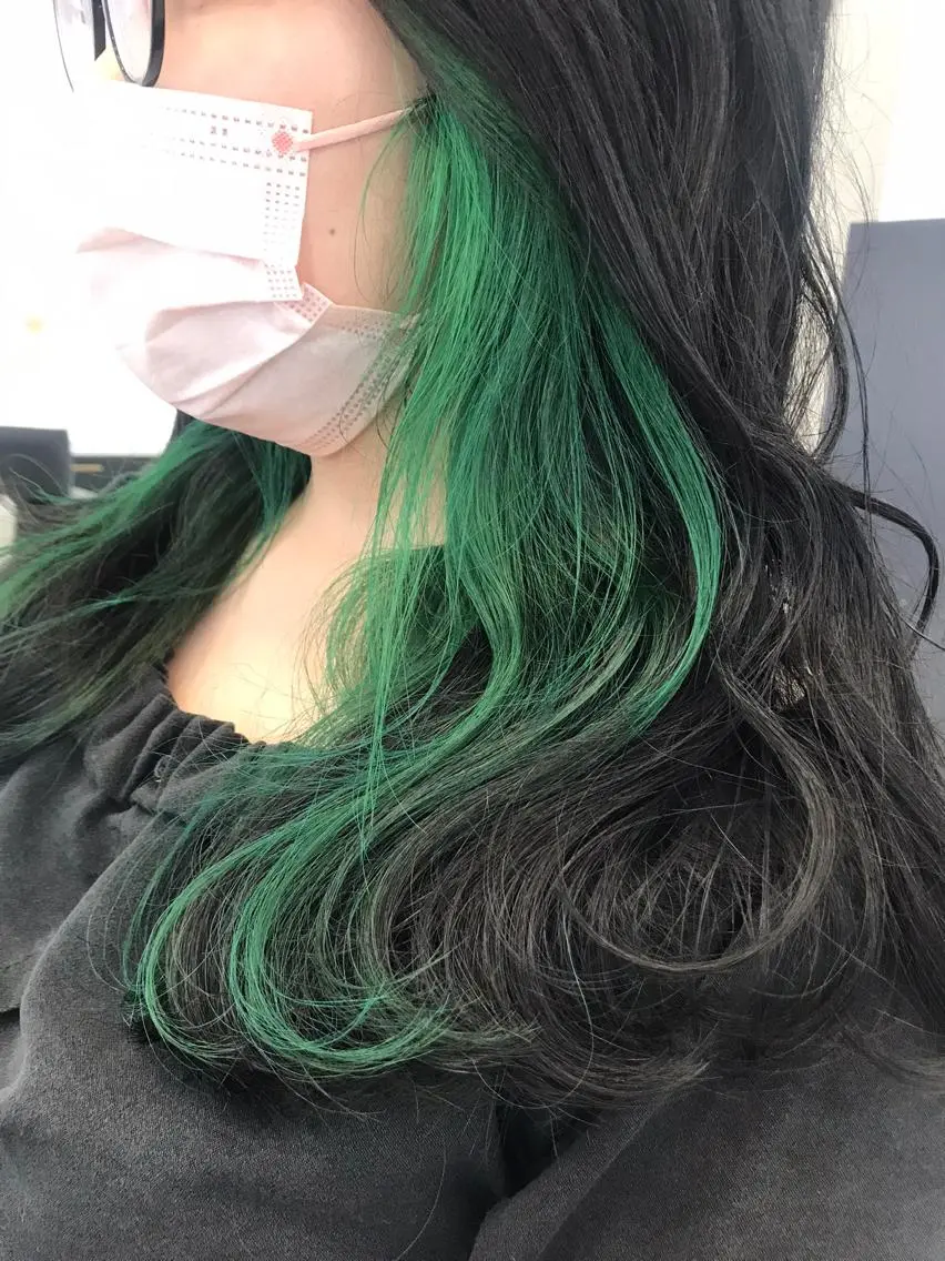 セミロング カラー インナーカラー あらげ 🌈推しカラー🌈ᵕのヘアスタイル