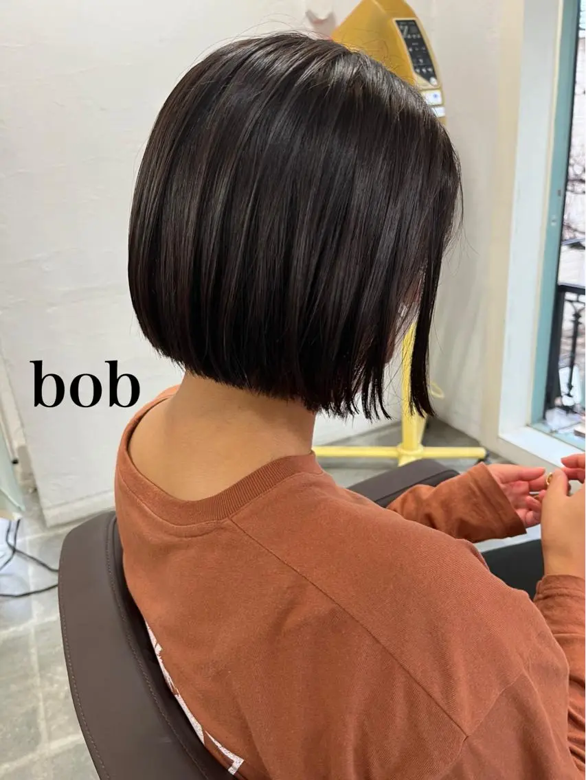 ショート カラー ヘアアレンジ 切りっぱなしボブ アディクシーカラー ベージュカラー ブリーチ 透明感カラー 恵比寿｜眠れる ヘッドスパchacoのヘアスタイル