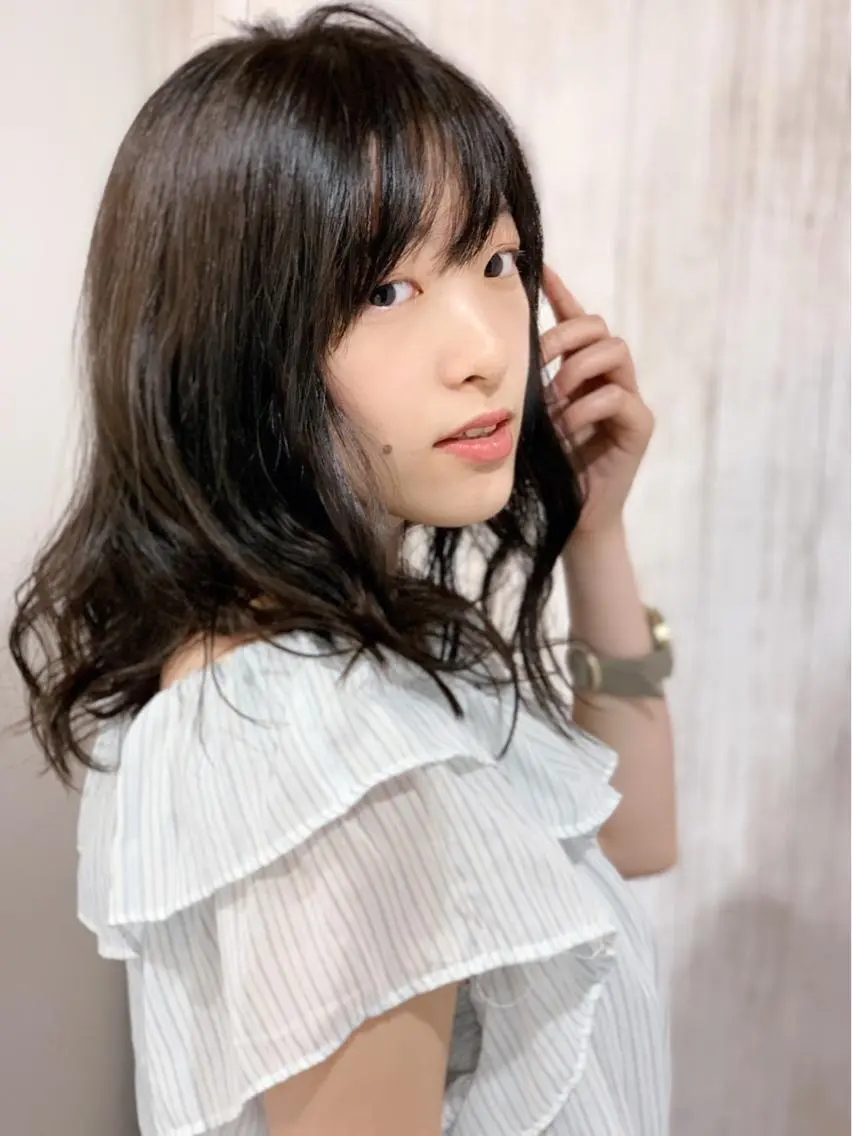 セミロング カラー パーマ ネイビーカラー 石沢 知康のヘアスタイル