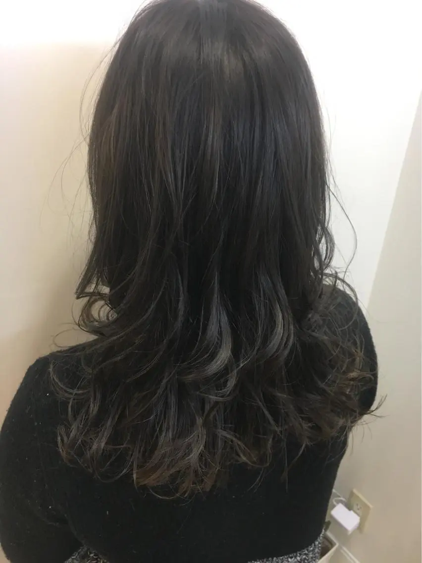 ミディアム カラー アディクシーカラー シルバー ヘアカラー 永井 大希のヘアスタイル