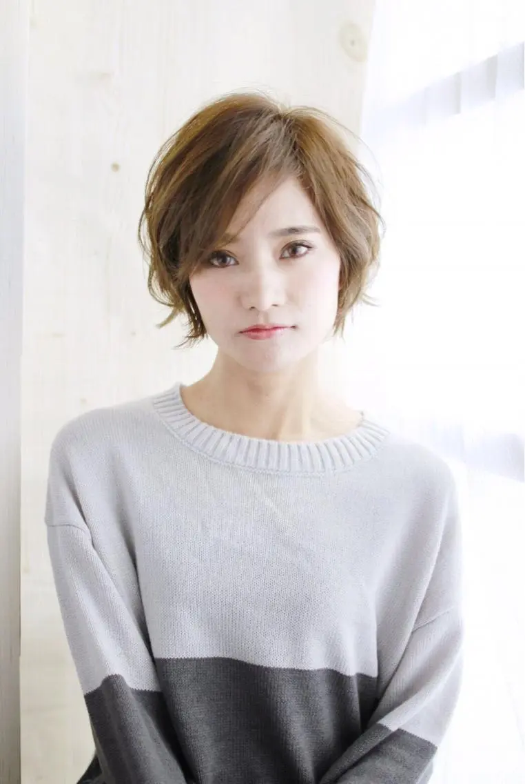 ショート カラー 金村 綾芽のヘアスタイル