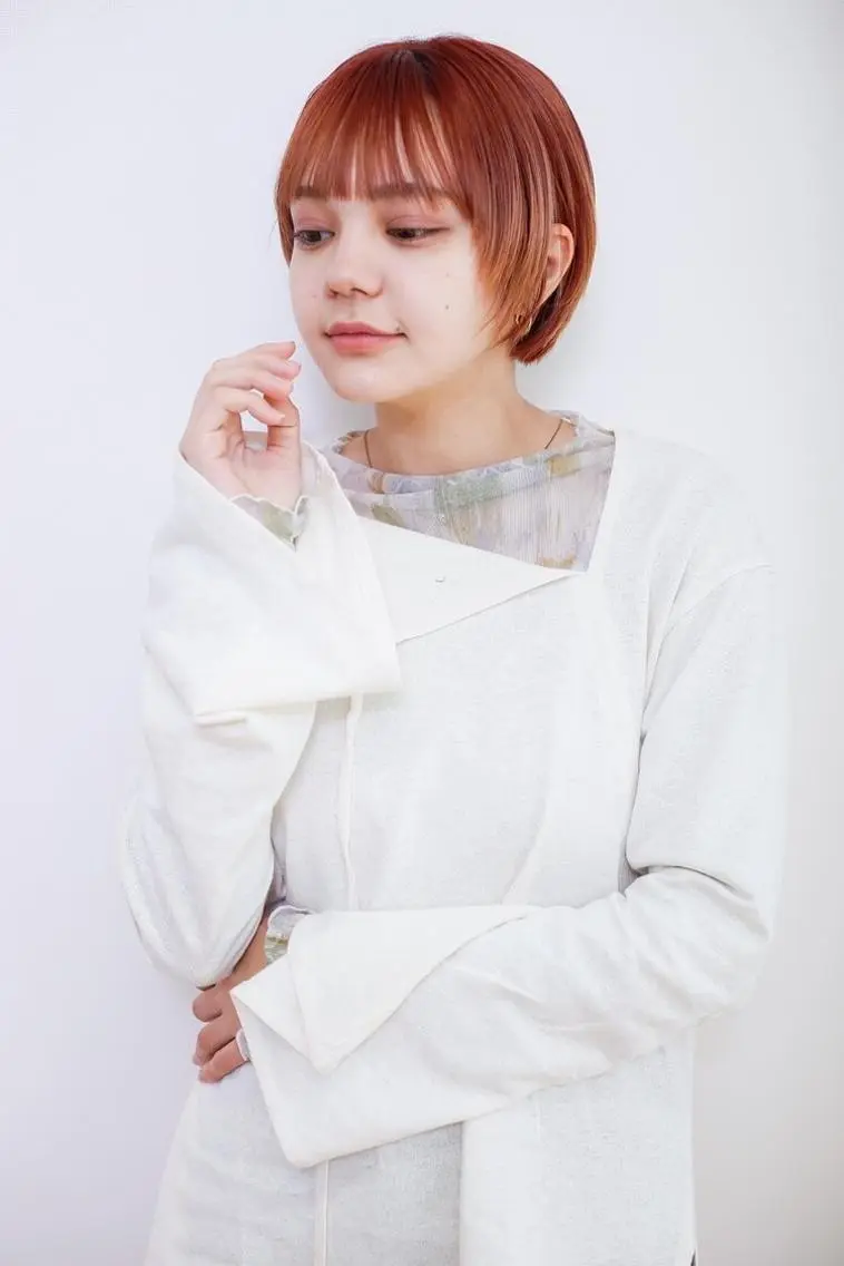 ショート カラー ブリーチ イヤリングカラー ハイライトカラー ハイトーンカラー イルミナカラー BASSA 下井草店のヘアスタイル