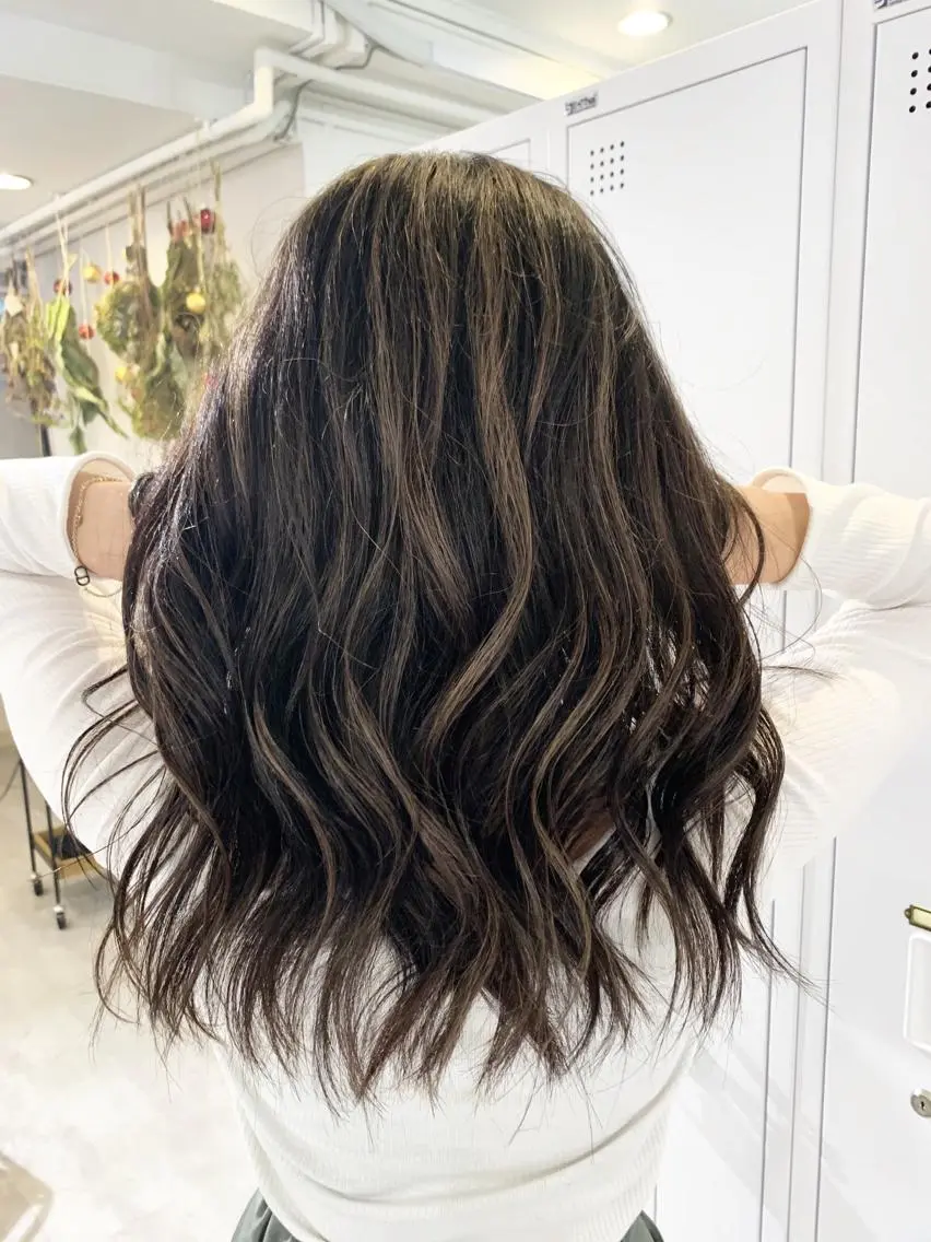 セミロング ハイライト レイヤー×縮毛矯正 深見 拓のヘアスタイル