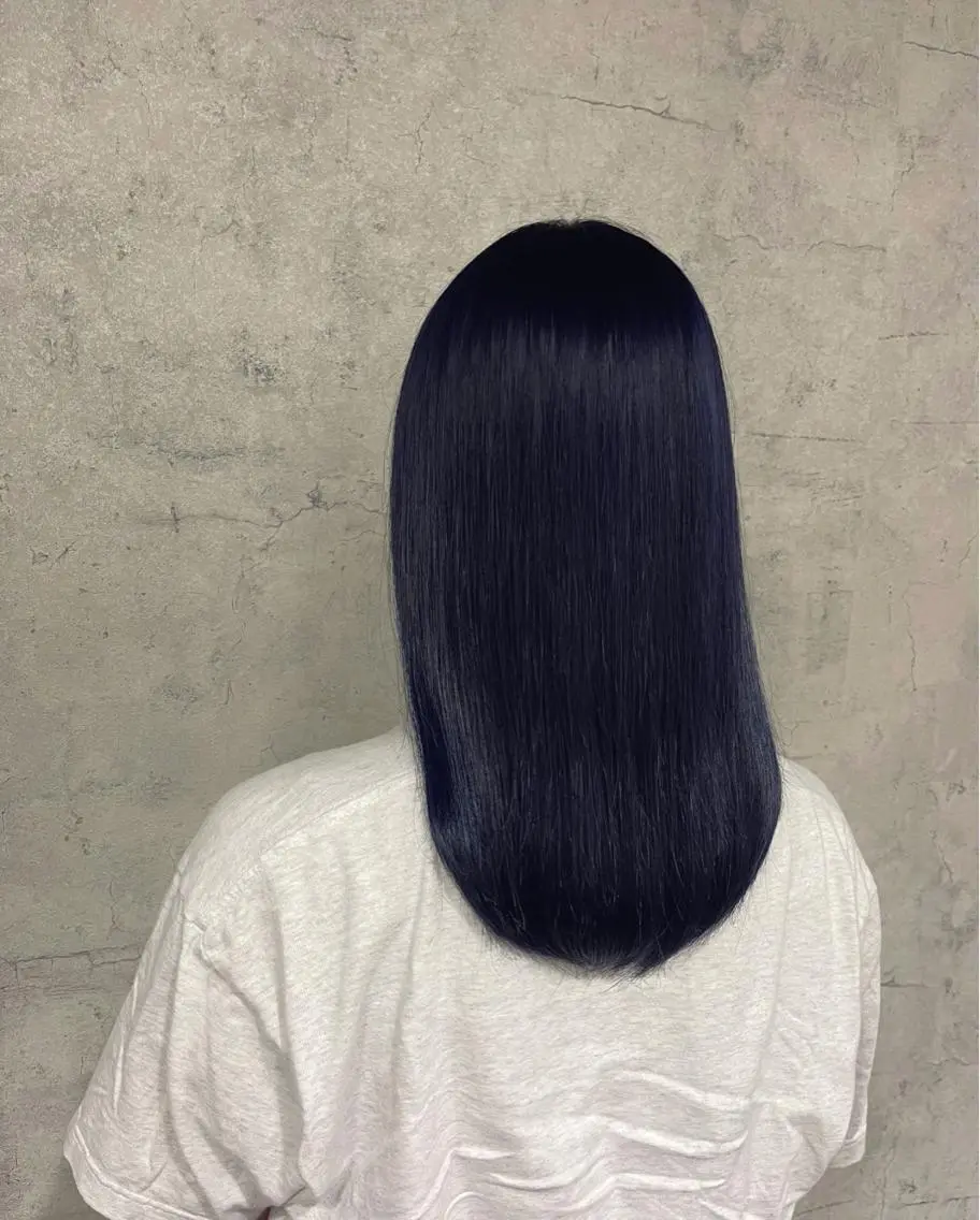 ロング カラー ブリーチ ブルーカラー ヘアカラー 唐澤 千尋のヘアスタイル
