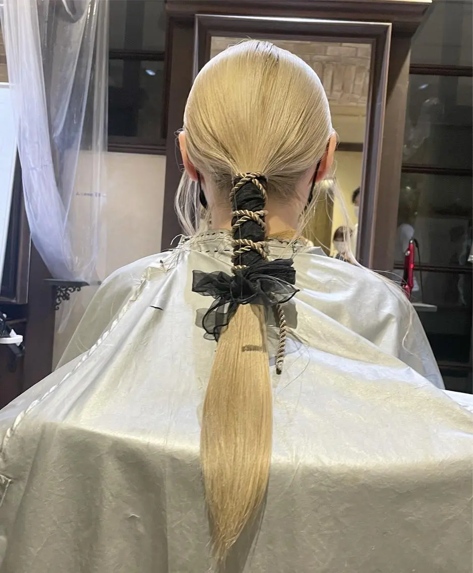 ロング ヘアアレンジ 本間 結衣のヘアスタイル
