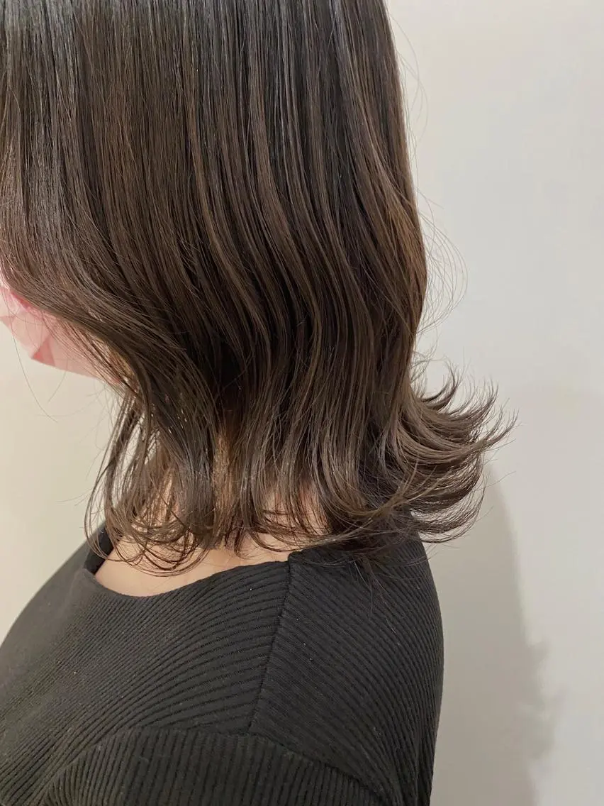カラー 透明感カラー lomalia moekaのヘアスタイル