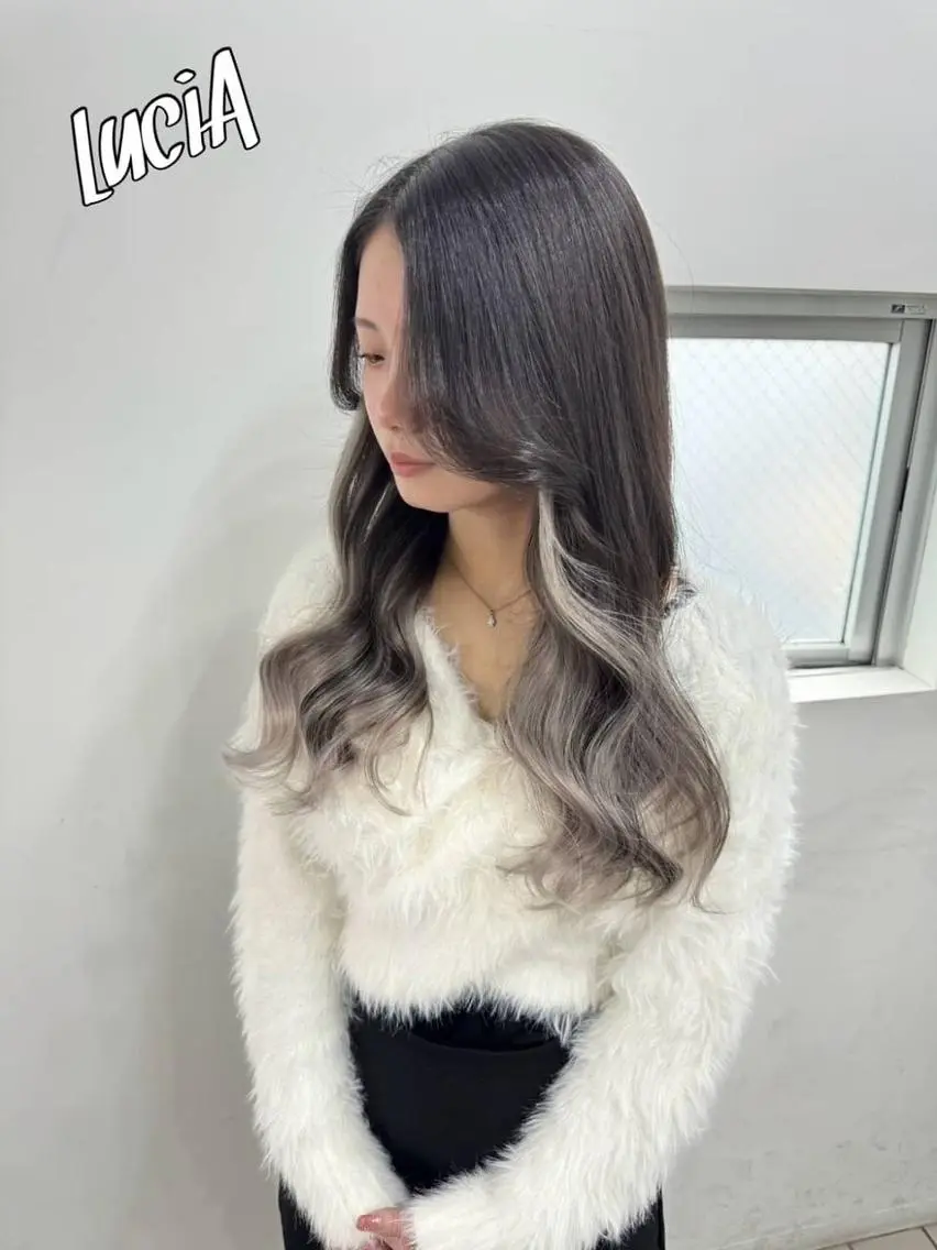 カラー ロング シールエクステ 黒髪 ブリーチ デザインカラー ダブルカラー MISAKIエクステ ブリーチ\5900のヘアスタイル