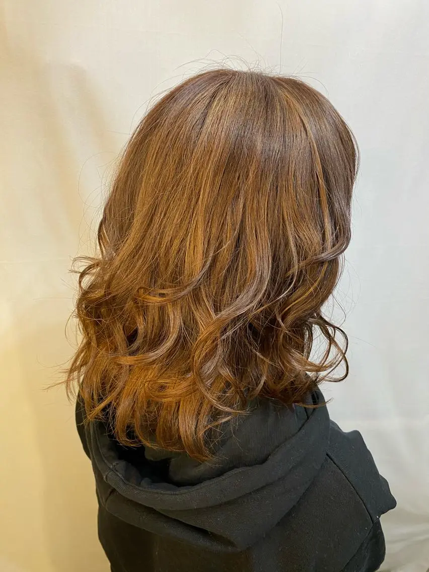 セミロング カット ヘアカラー 長濱 俊のヘアスタイル
