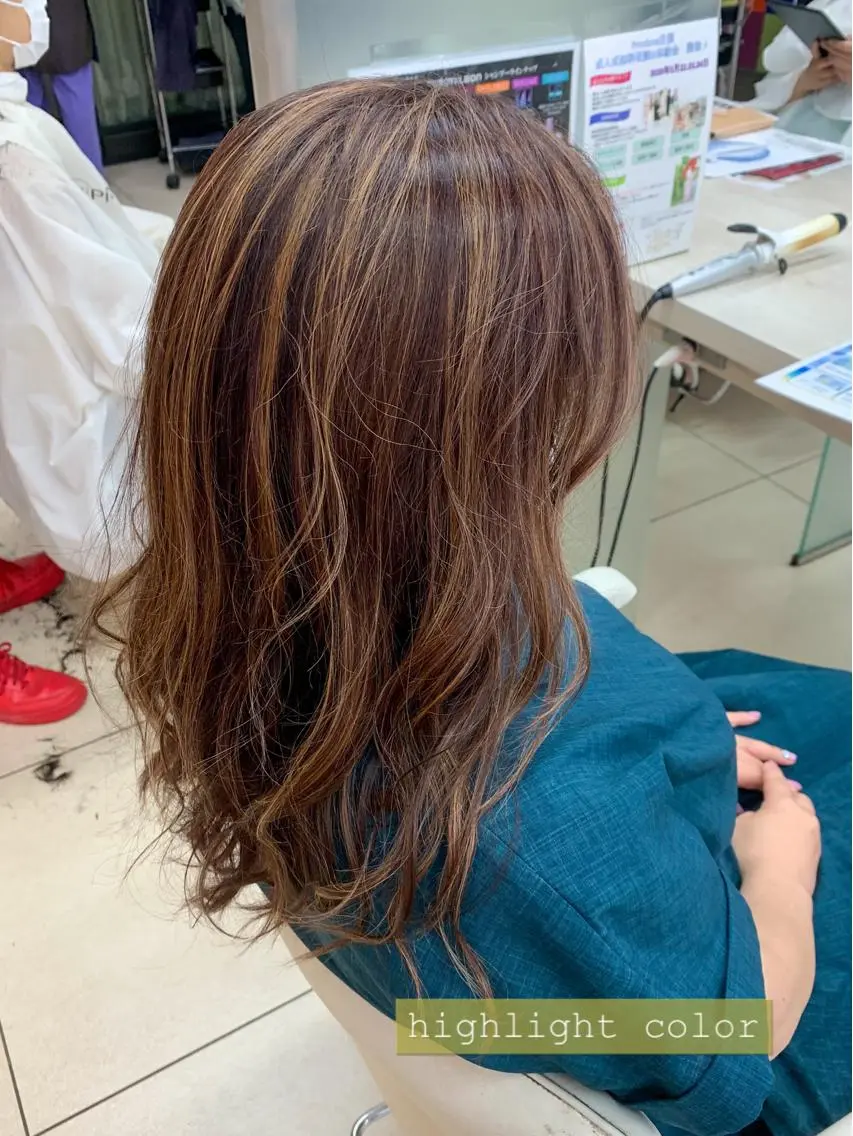 ロング カラー バレイヤージュ デザインカラー ハイライトカラー ハイライト レイヤーカット ✂︎レディース のメンズカット屋さんのヘアスタイル