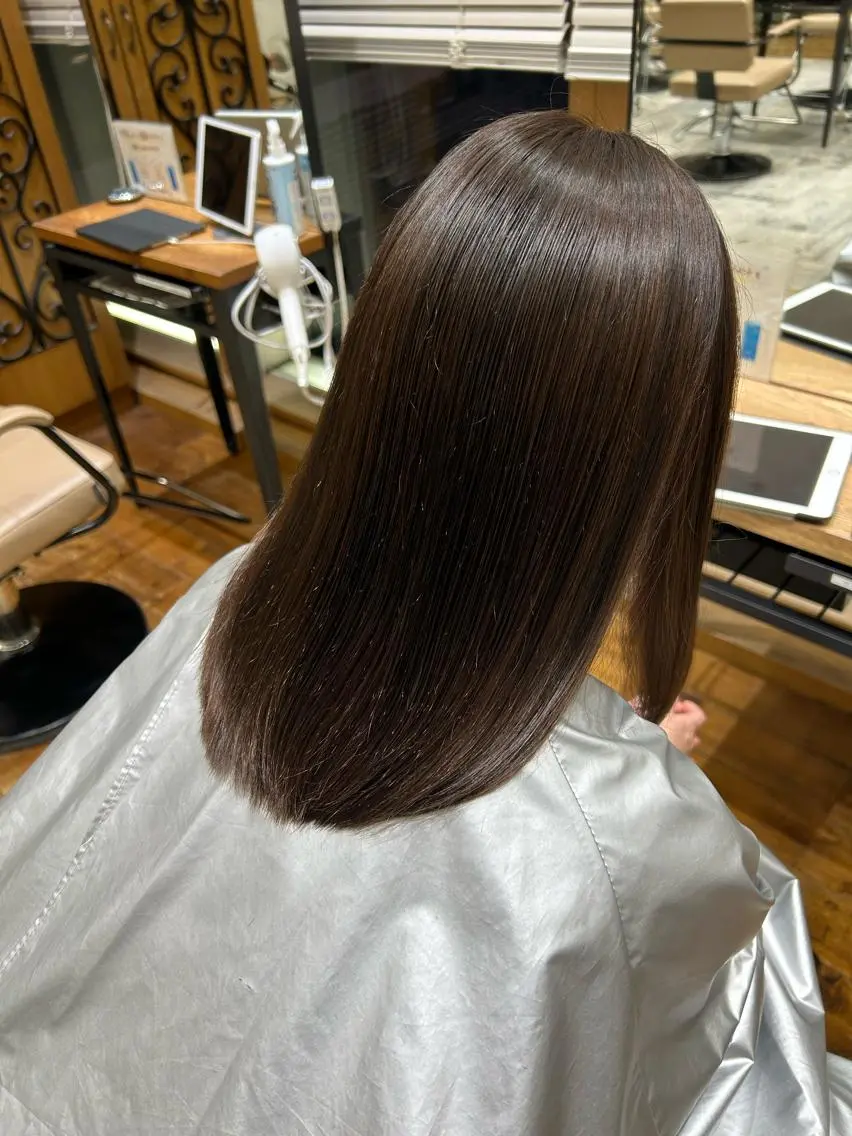セミロング カラー パーマ バレイヤージュ ブリーチ ケアブリーチ ダブルカラー ハイライトカラー カット ヘアカラー 縮毛矯正 トリートメント 銀座✨レイヤーカット 顔まわり/坂本亜裟海のヘアスタイル