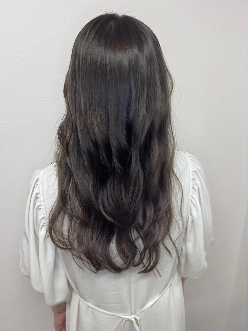 ロング カラー カット ヘアカラー トリートメント Sol plusのヘアスタイル