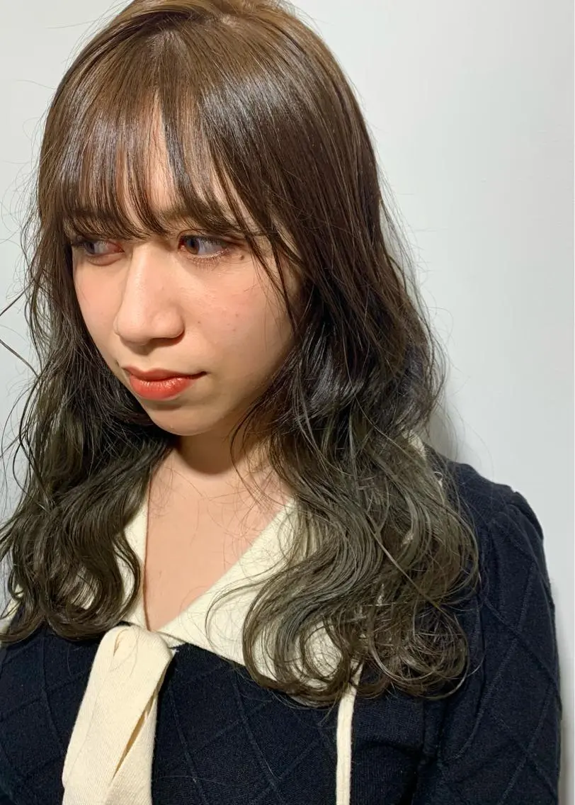 セミロング ヘアカラー トリートメント もにか🌞原宿/渋谷 🌝ブリーチカラーのヘアスタイル
