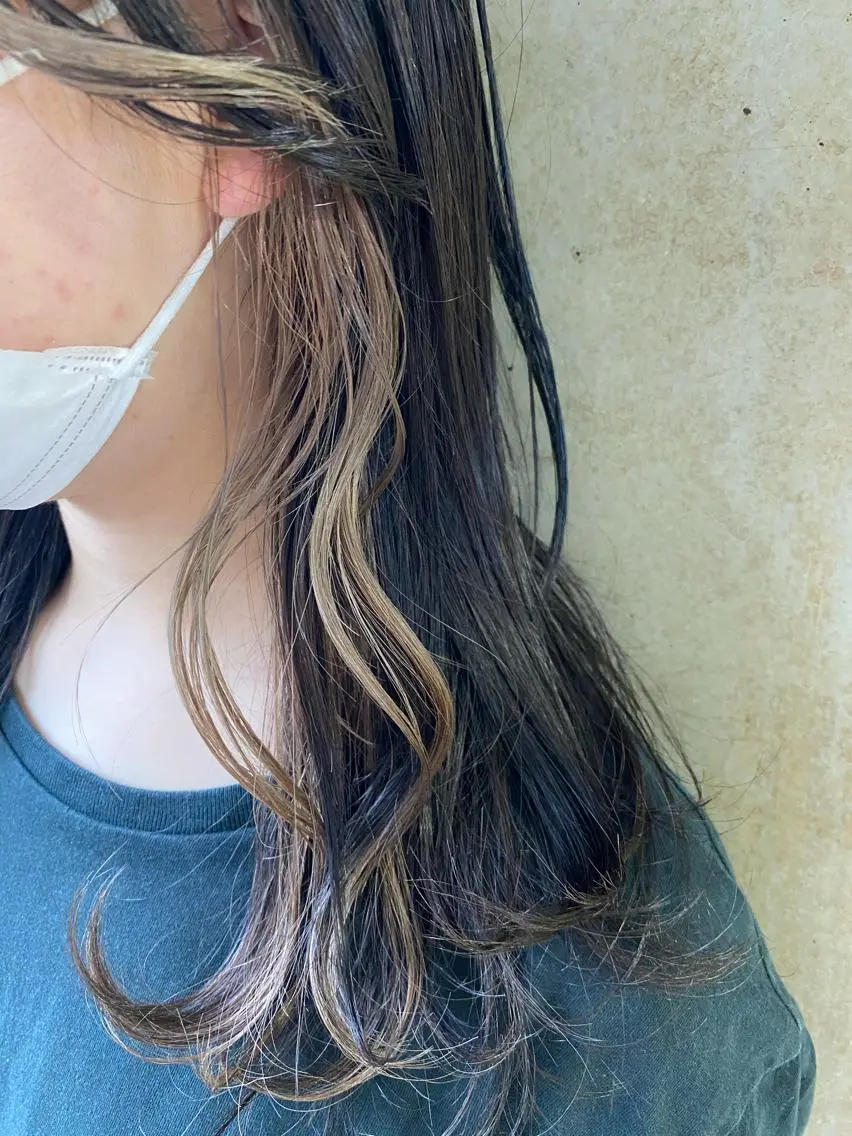 ミディアム カラー ミストバング ブリーチ イヤリングカラー  フェイスフレーミング エクステ/ハイトーン /インナー礒野朱里のヘアスタイル