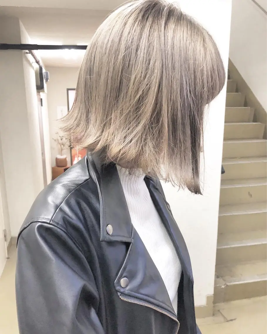 ショート カラー 丸みショート ベリーショート ベージュカラー 黒髪 ブリーチ レイヤーカット✂️ 艶髪/小田部慎也のヘアスタイル