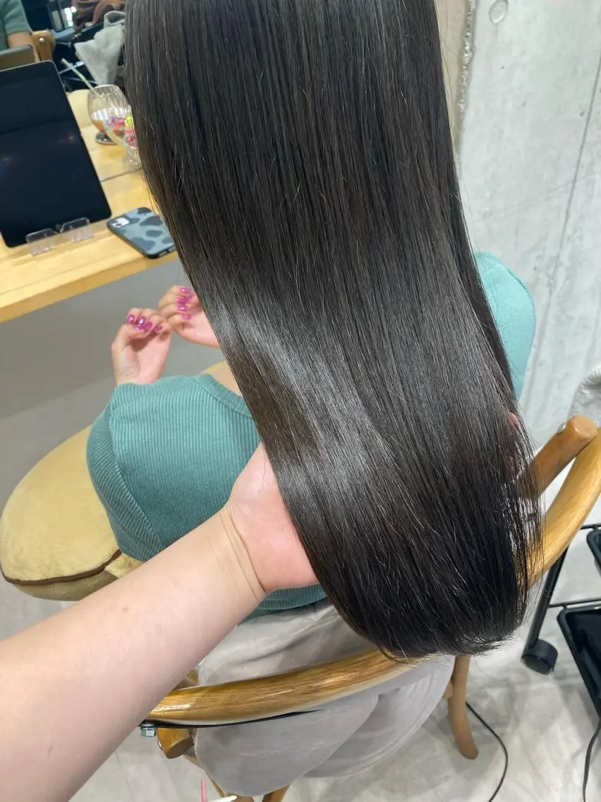 セミロング ✨色持ちの良い艶 カラー✨蟹江真世のヘアスタイル