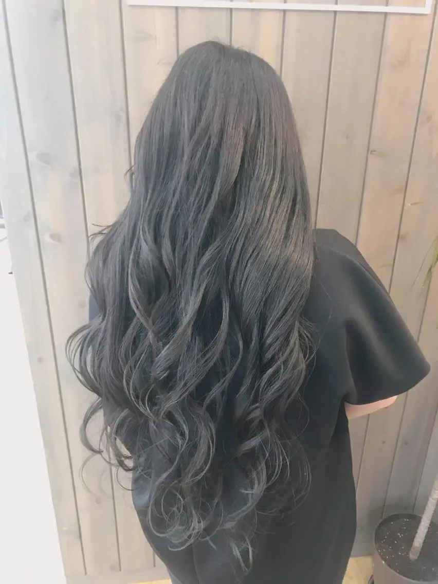 ロング カラー パーマ 黒髪 ハイライトカラー ネイビーカラー ハイライト ロング ARISA 学芸大学/海外ヘアのヘアスタイル