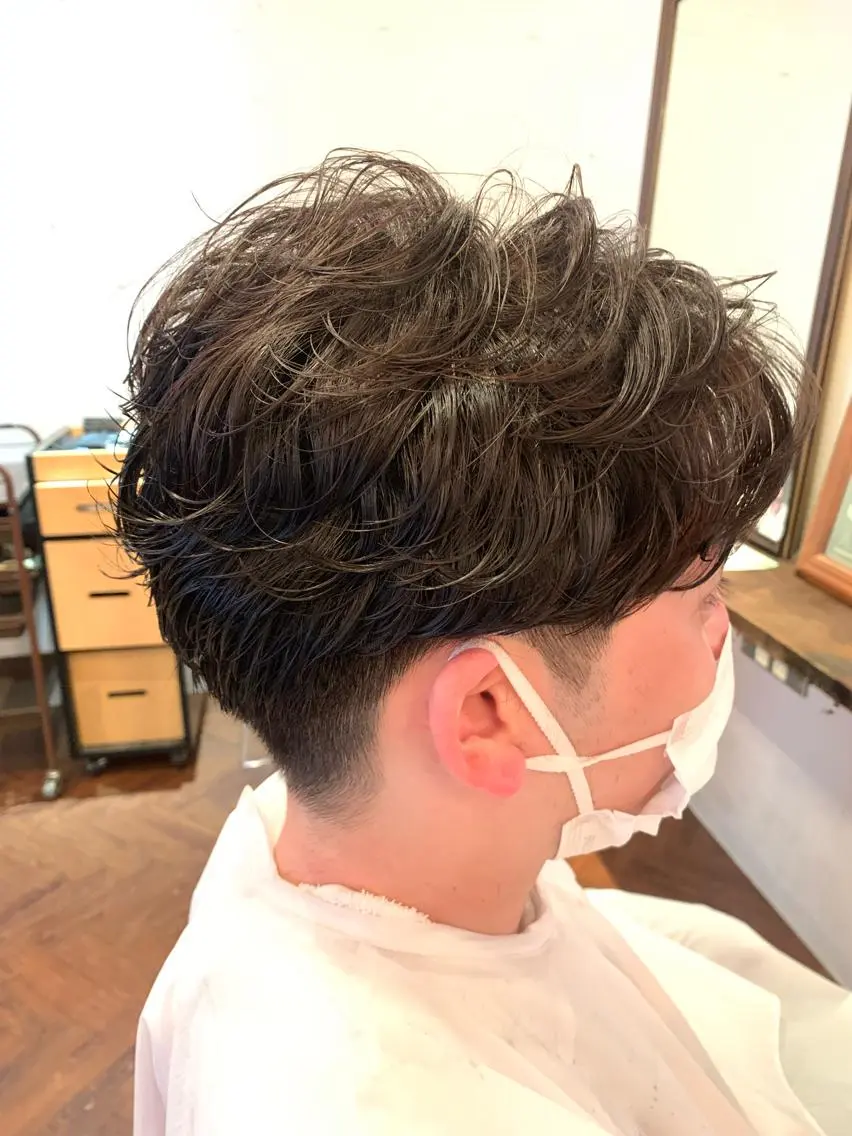 メンズ センターパート メンズパーマ カット パーマ ゆうき あすかのヘアスタイル