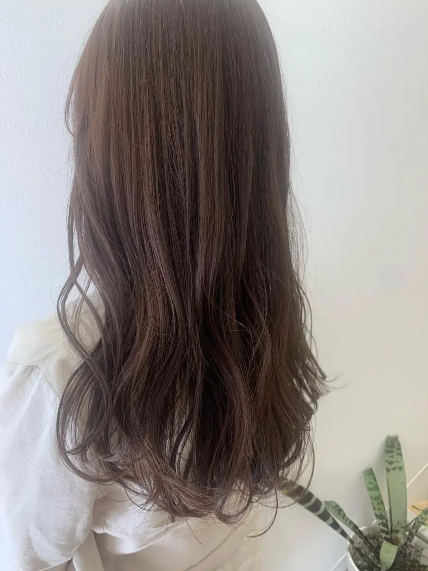 ロング カラー ブリーチ ブリーチなしカラー hubhair レイヤー/透明感のヘアスタイル