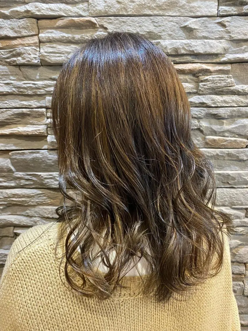 セミロング 山浦 貴恵のヘアスタイル