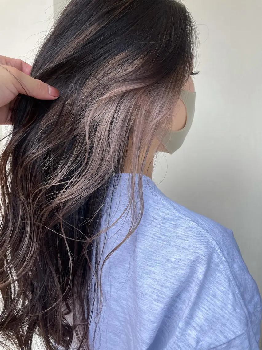 ロング ヘアカラー ブリーチ毛矯正.髪質 改善.髪にドラマをのヘアスタイル