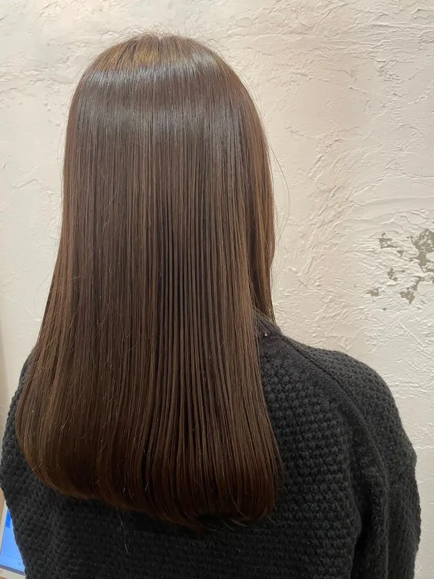 セミロング カラー オリーブカラー fio マナミのヘアスタイル