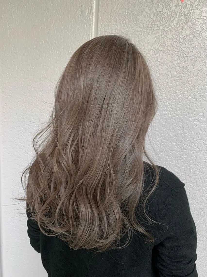 セミロング カラー ベージュカラー ブリーチ ハイライトカラー ハイライト 💎赤み消しカラー 特化型デザイナー💎のヘアスタイル