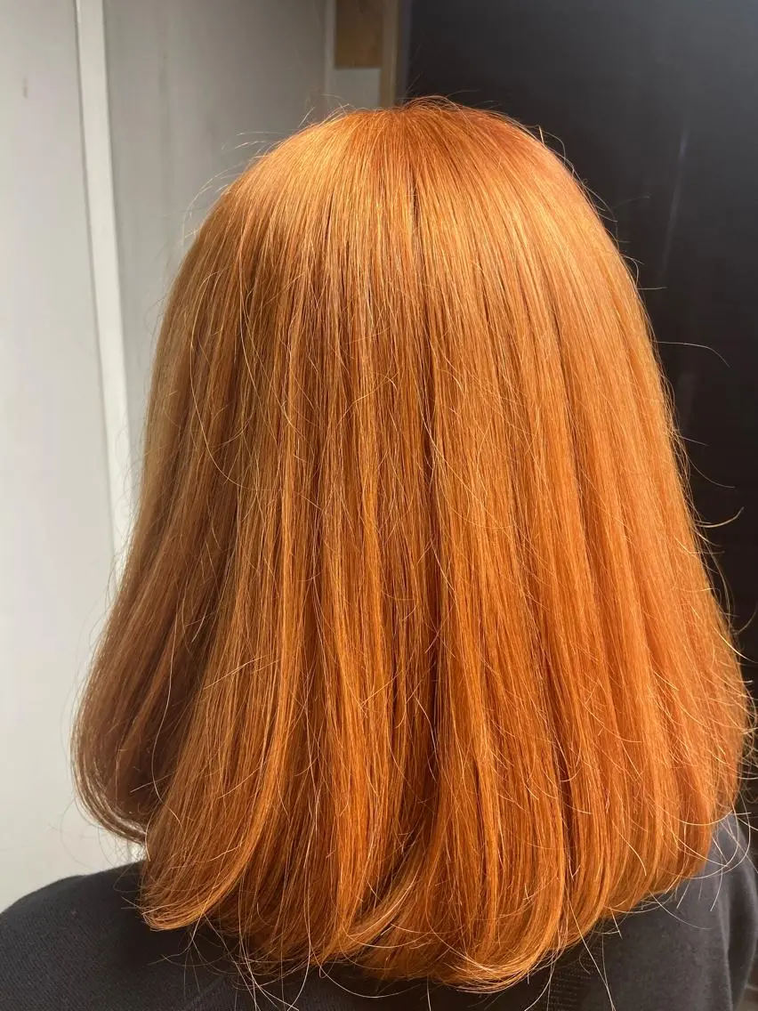 ミディアム カラー オレンジ ツバサ 髪質改善のヘアスタイル