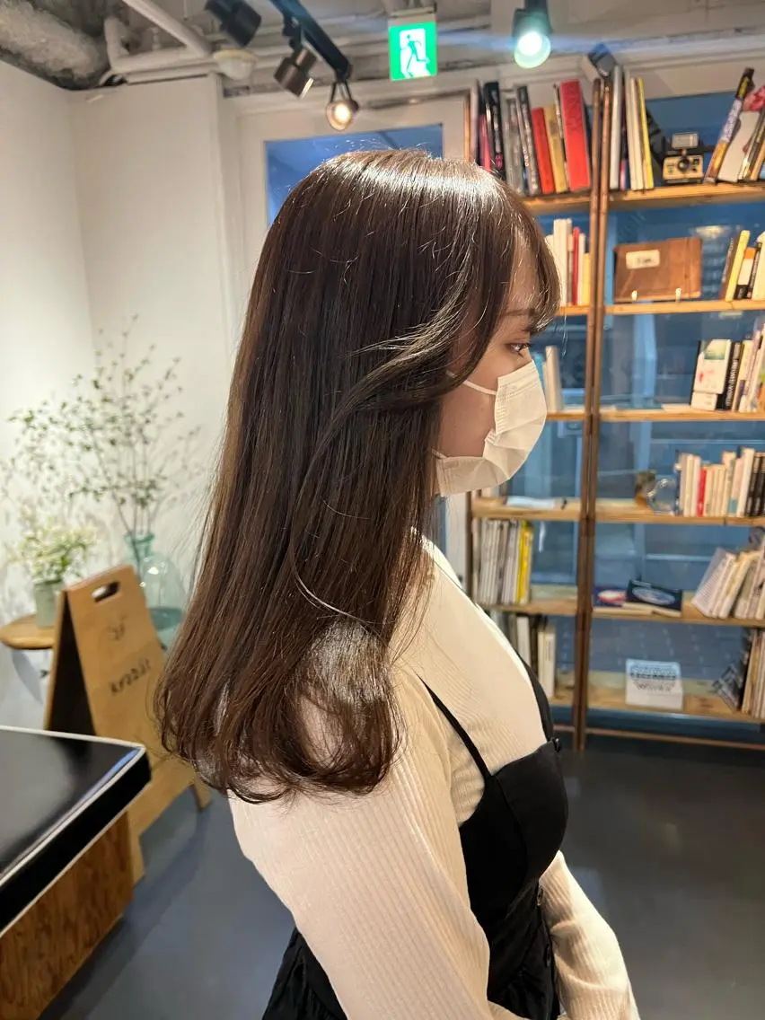 セミロング ヘアカラー 鈴木 三保のヘアスタイル
