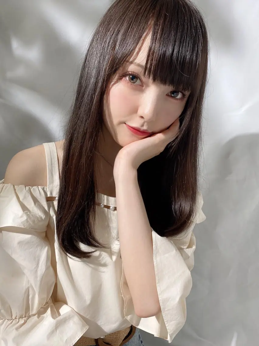 セミロング カラー パーマ バレイヤージュ ブリーチ ケアブリーチ ダブルカラー ハイライトカラー カット ヘアカラー 縮毛矯正 トリートメント 銀座✨レイヤーカット 顔まわり/坂本亜裟海のヘアスタイル