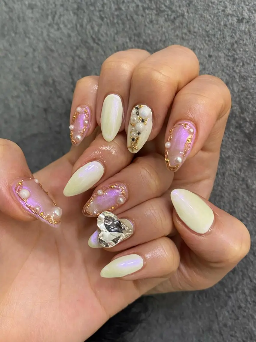 ネイル SHIORI 📍渋谷 / 円山町のネイルデザイン