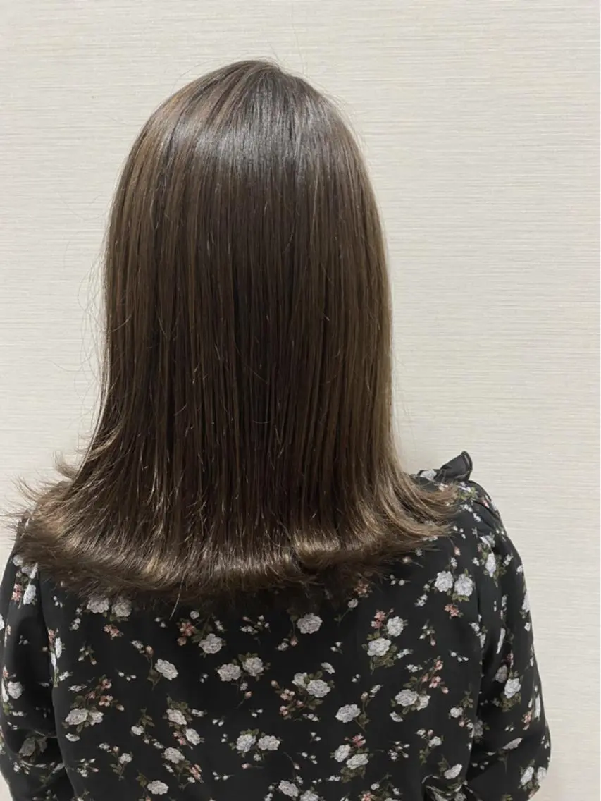 ミディアム カラー グレージュ カット ヘアカラー トリートメント 萩原 凌✄のヘアスタイル