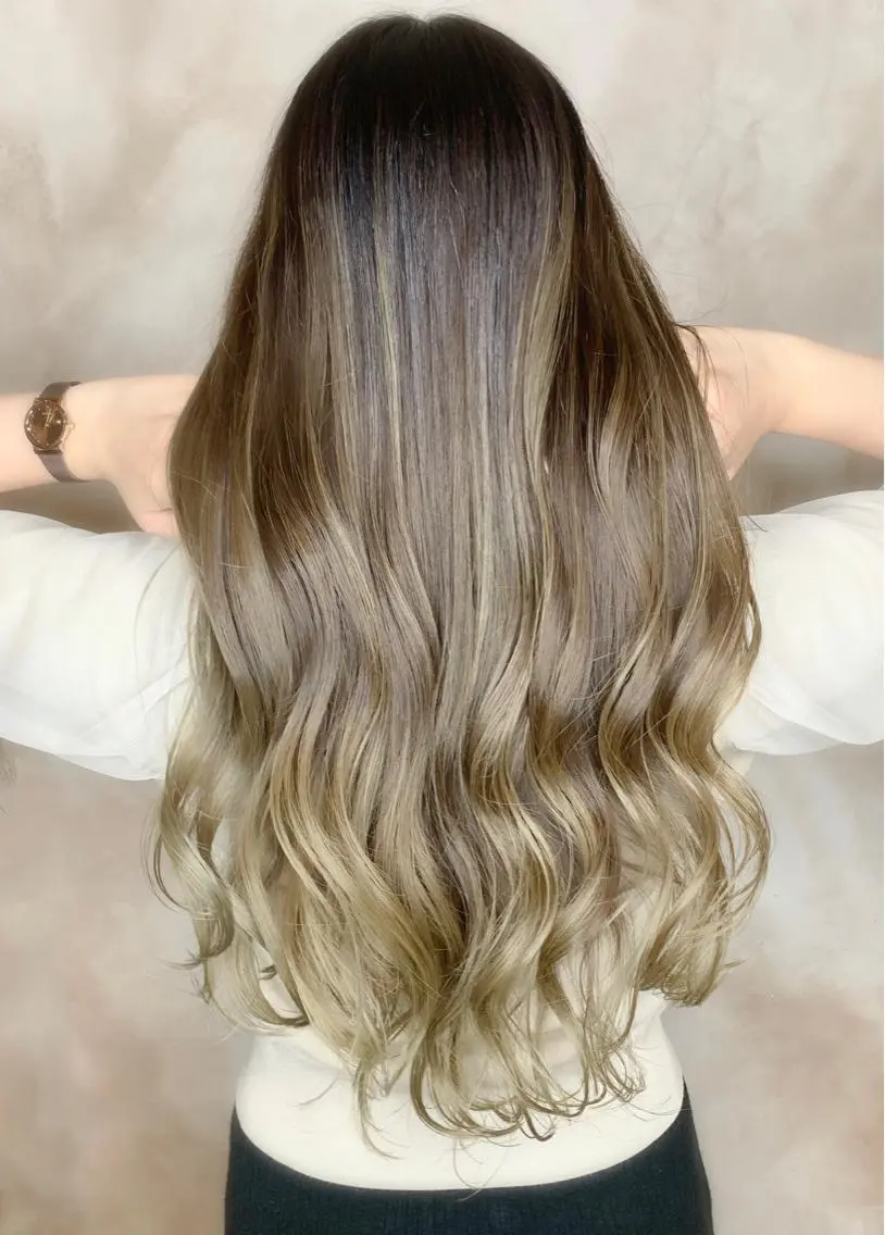 ロング カラー バレイヤージュ レイヤーカット 🤍デザインカラー 特化🤍HIROのヘアスタイル