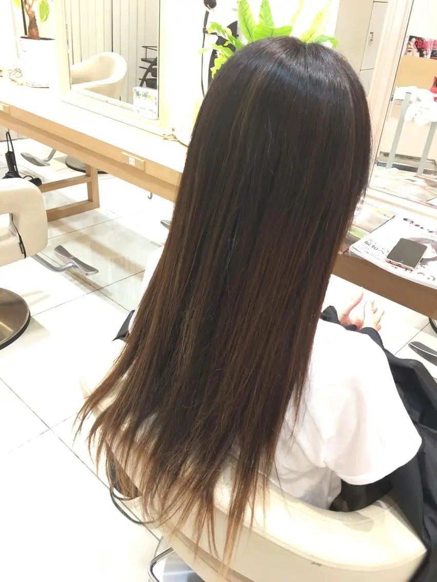 カラー アッシュ ベージュカラー ハイライトカラー 小田原NO1 美容師 飯田飛翔のヘアスタイル