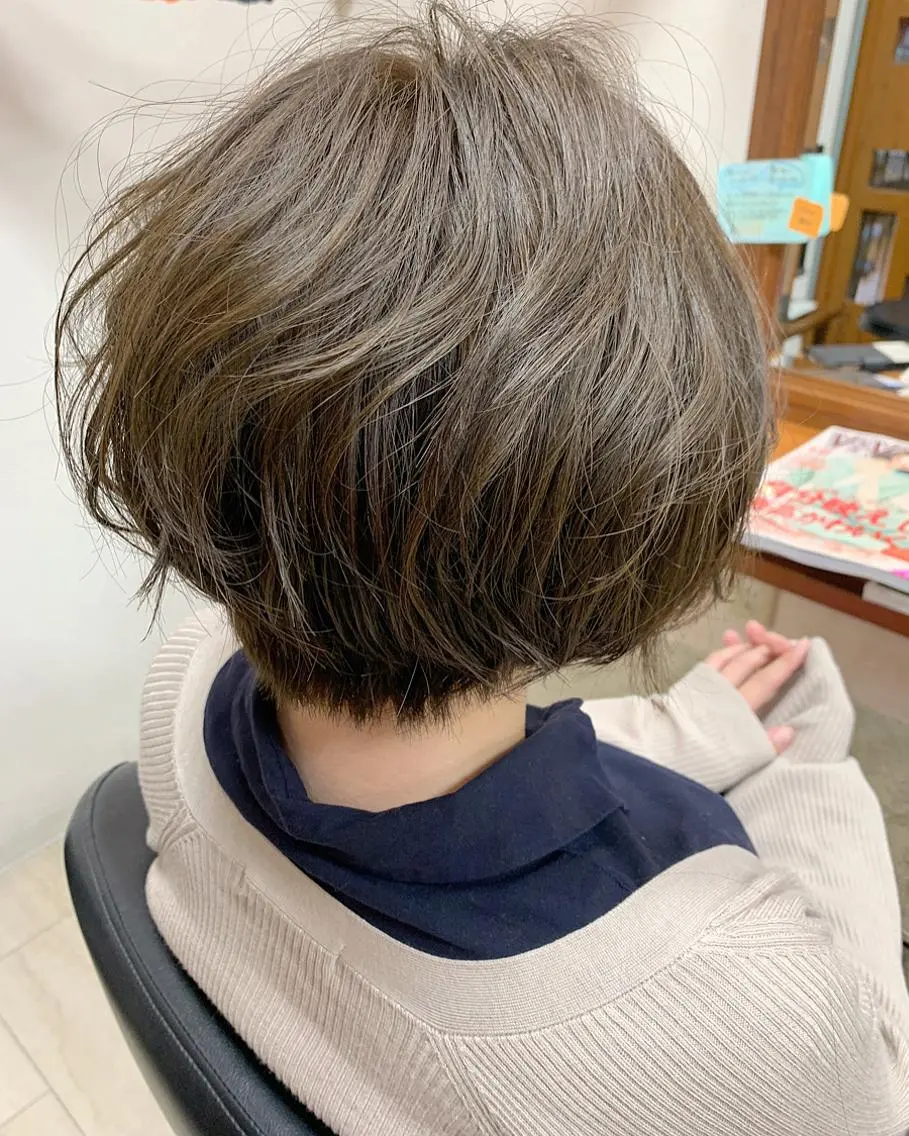 ショート カラー カット ヘアカラー トリートメント 黒崎 美乃里のヘアスタイル