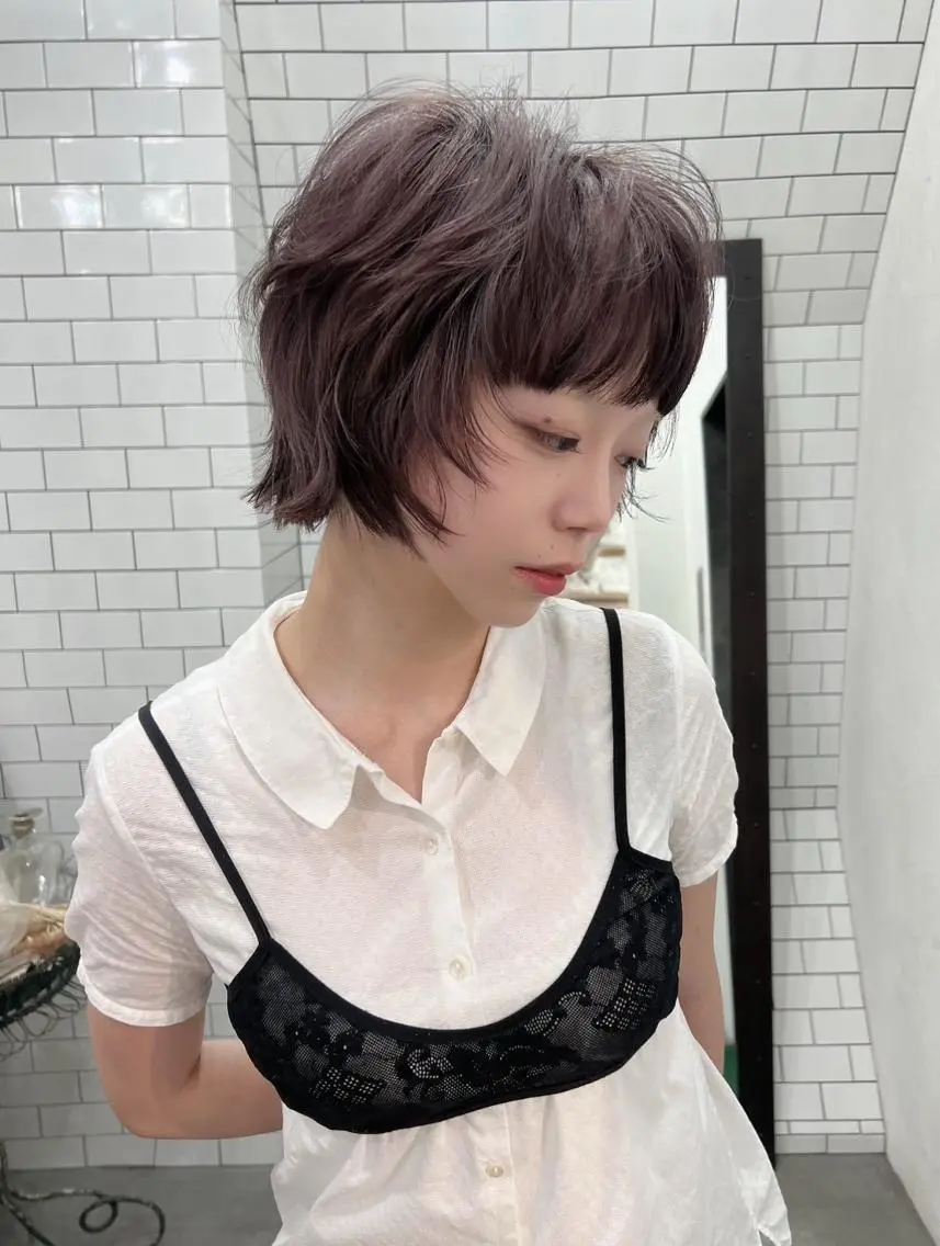 ショート アッシュ パープルカラー ショートヘア 小顔カット カラーモデル↬❥💄 Ran legareのヘアスタイル
